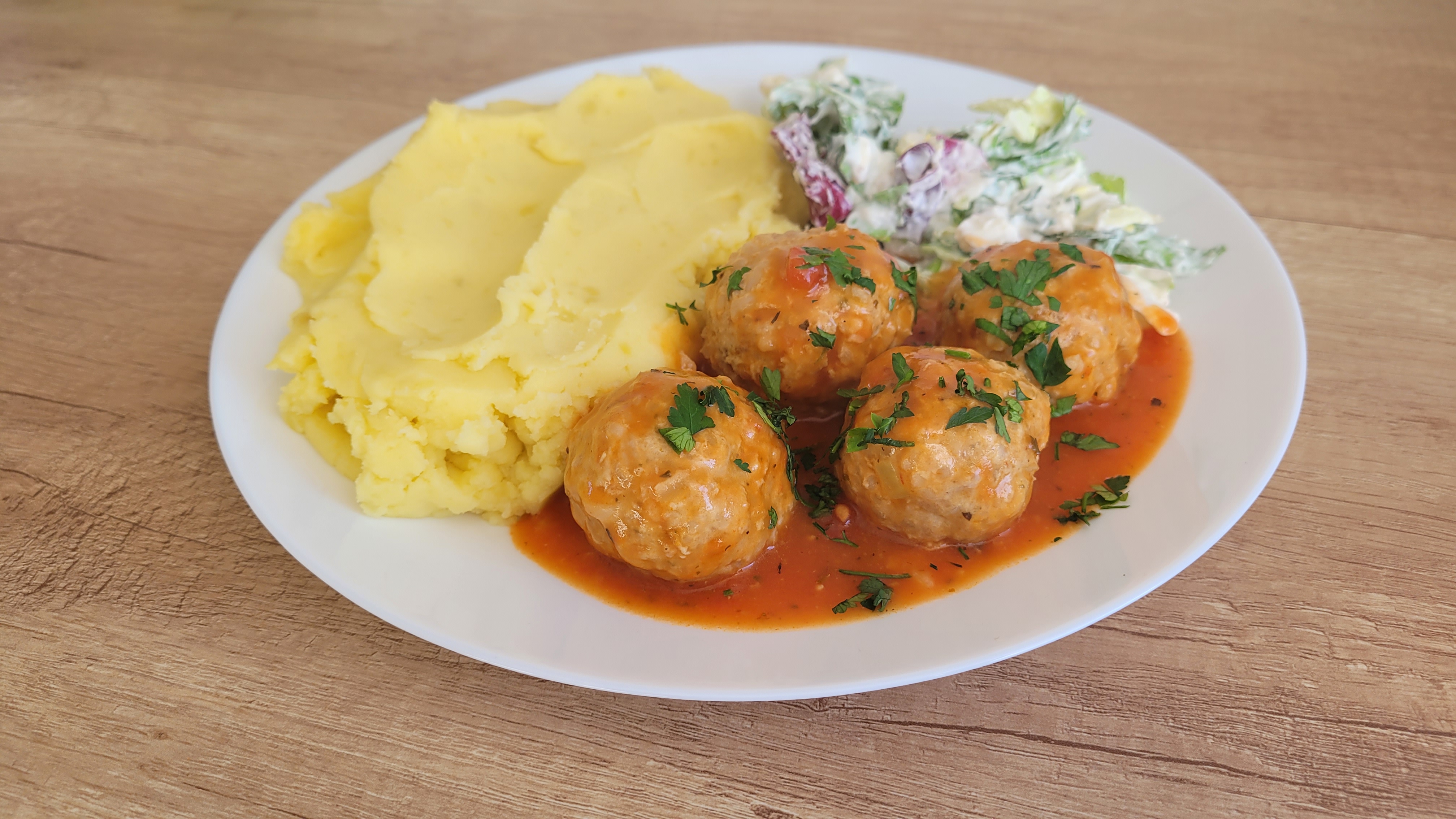 Pulpety w sosie pomidorowym