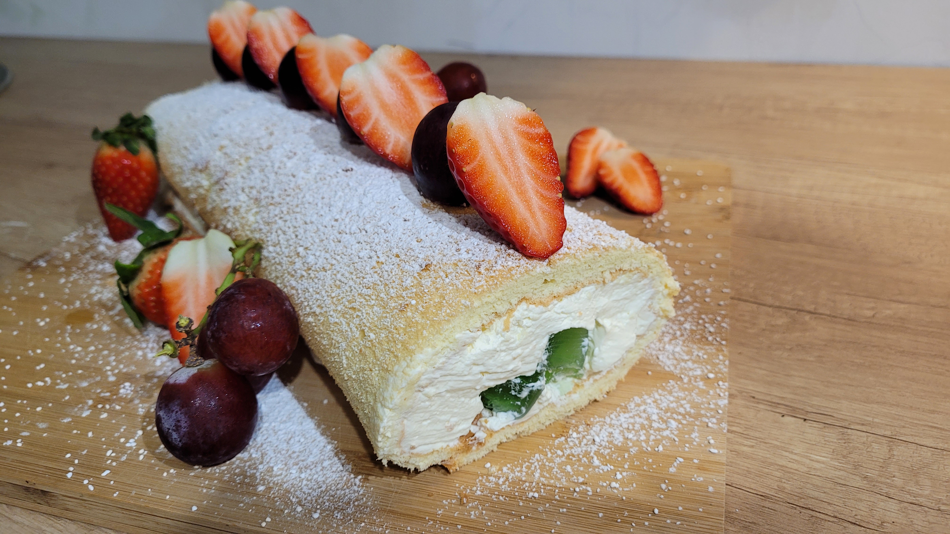 Rolada biszkoptowa z galaretką