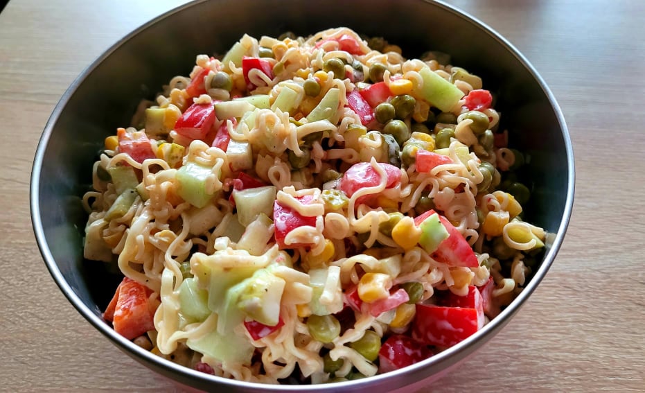 Sałatka z zupek chińskich