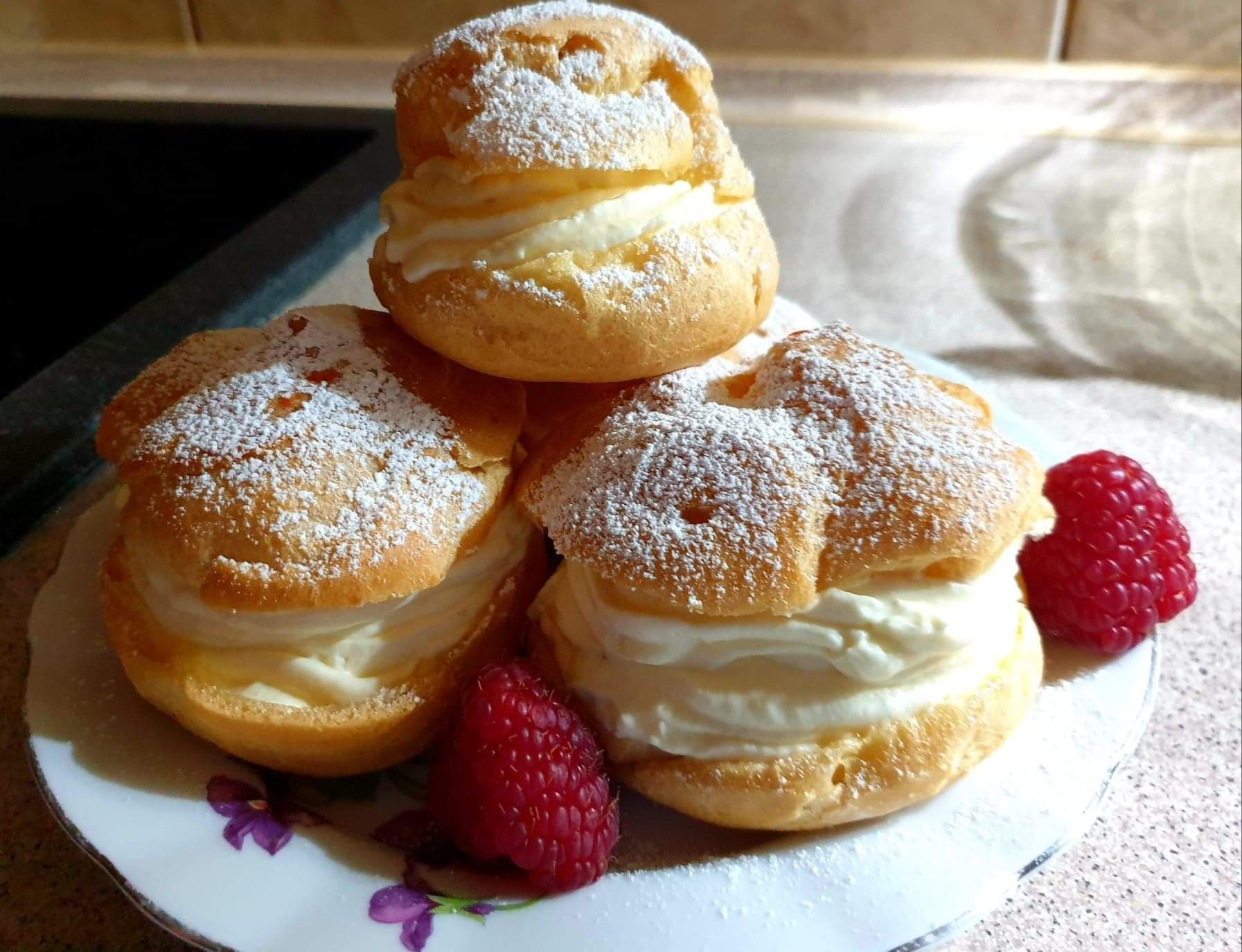 Ptysie z kremem śmietankowym