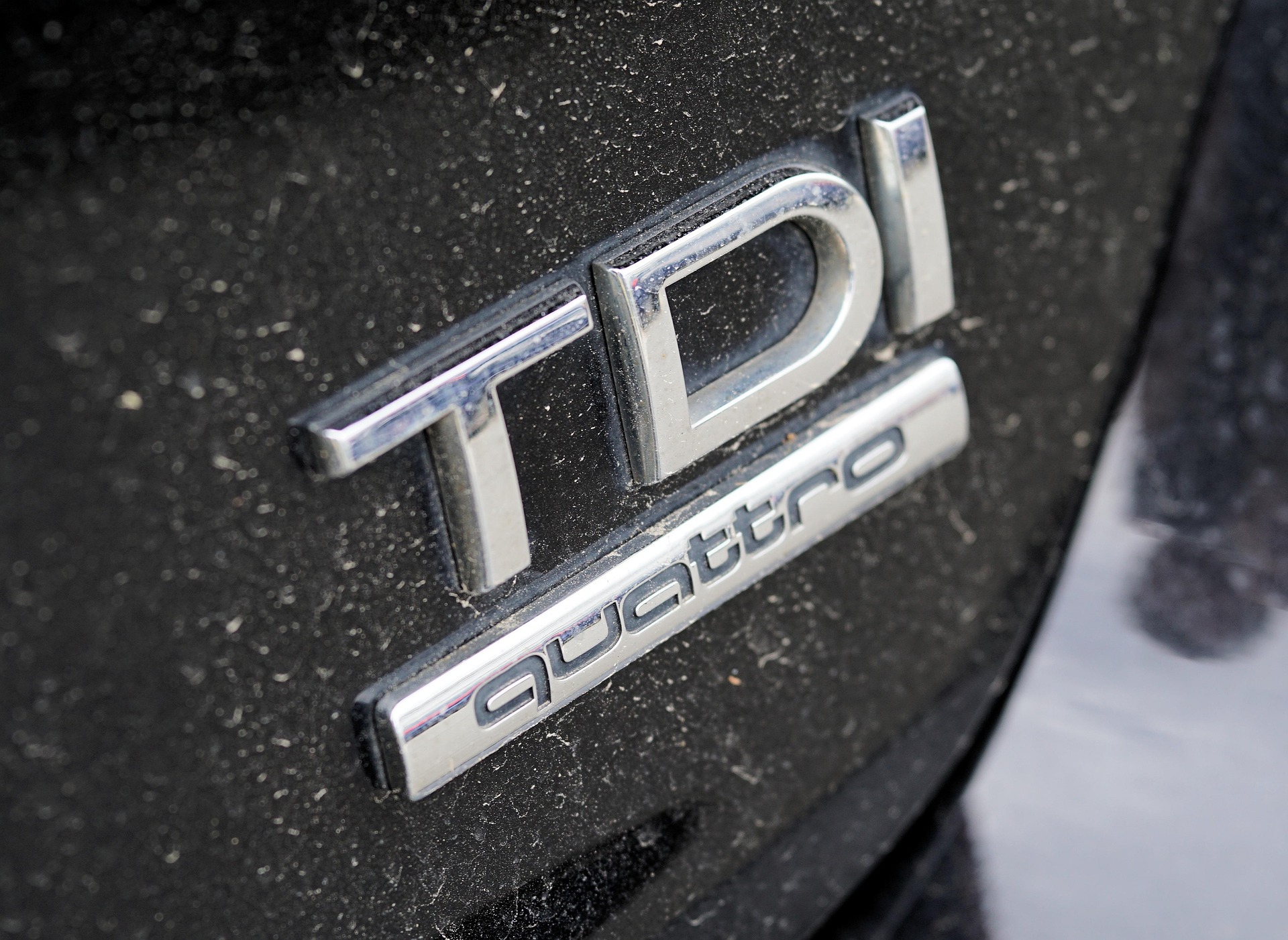 Napęd 4x4 w różnych odsłonach - analiza systemów AWD od Quattro po 4MATIC